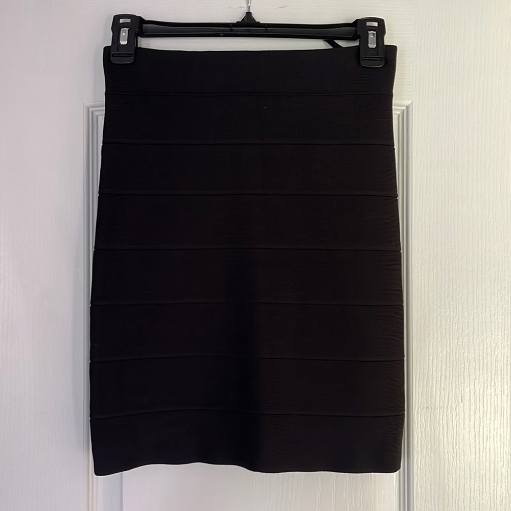 BCBG MAXAZRIA bandage skirt size medium